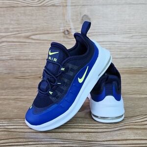 Nike Air Max Axis Slip-On Sneakers